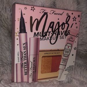 TOO FACED Major Must Haves Makeup Set